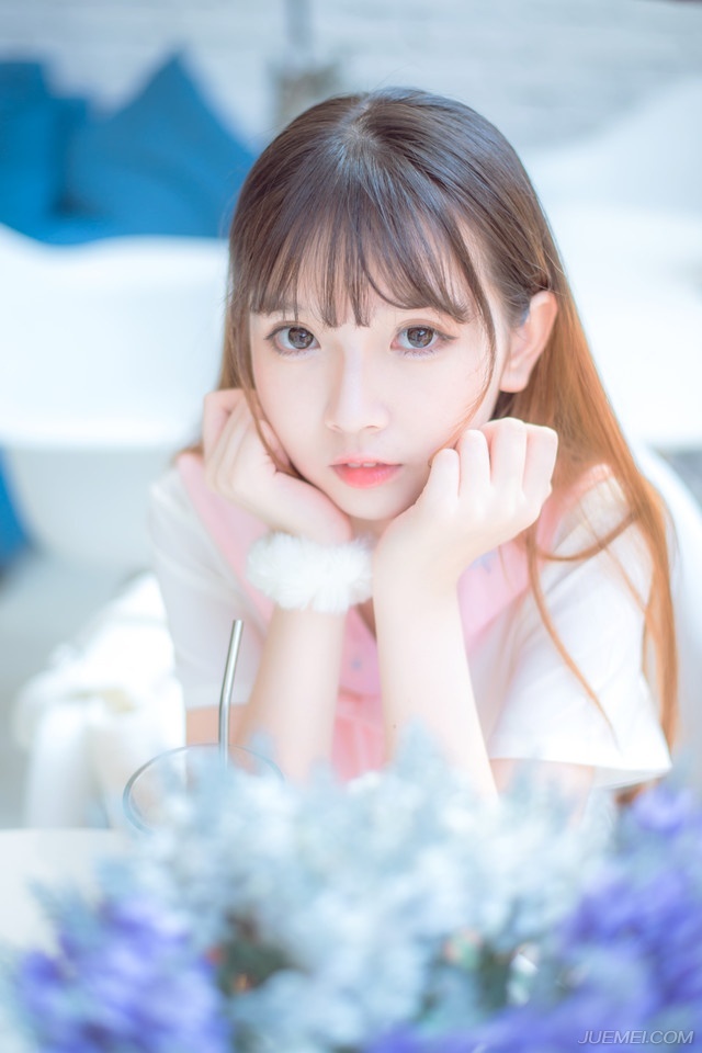 “好，我派人去办。”孟达点了点头。